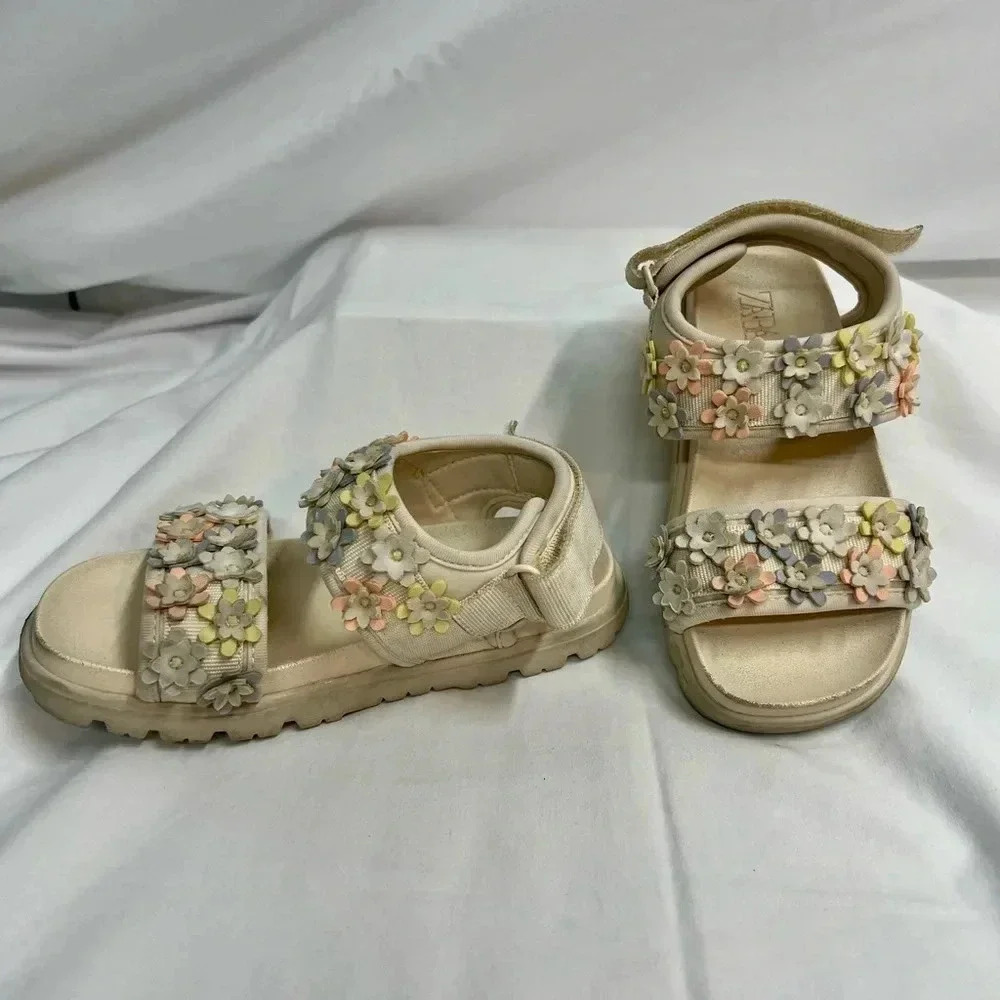 Zara kids floral sandals, size 27‎
